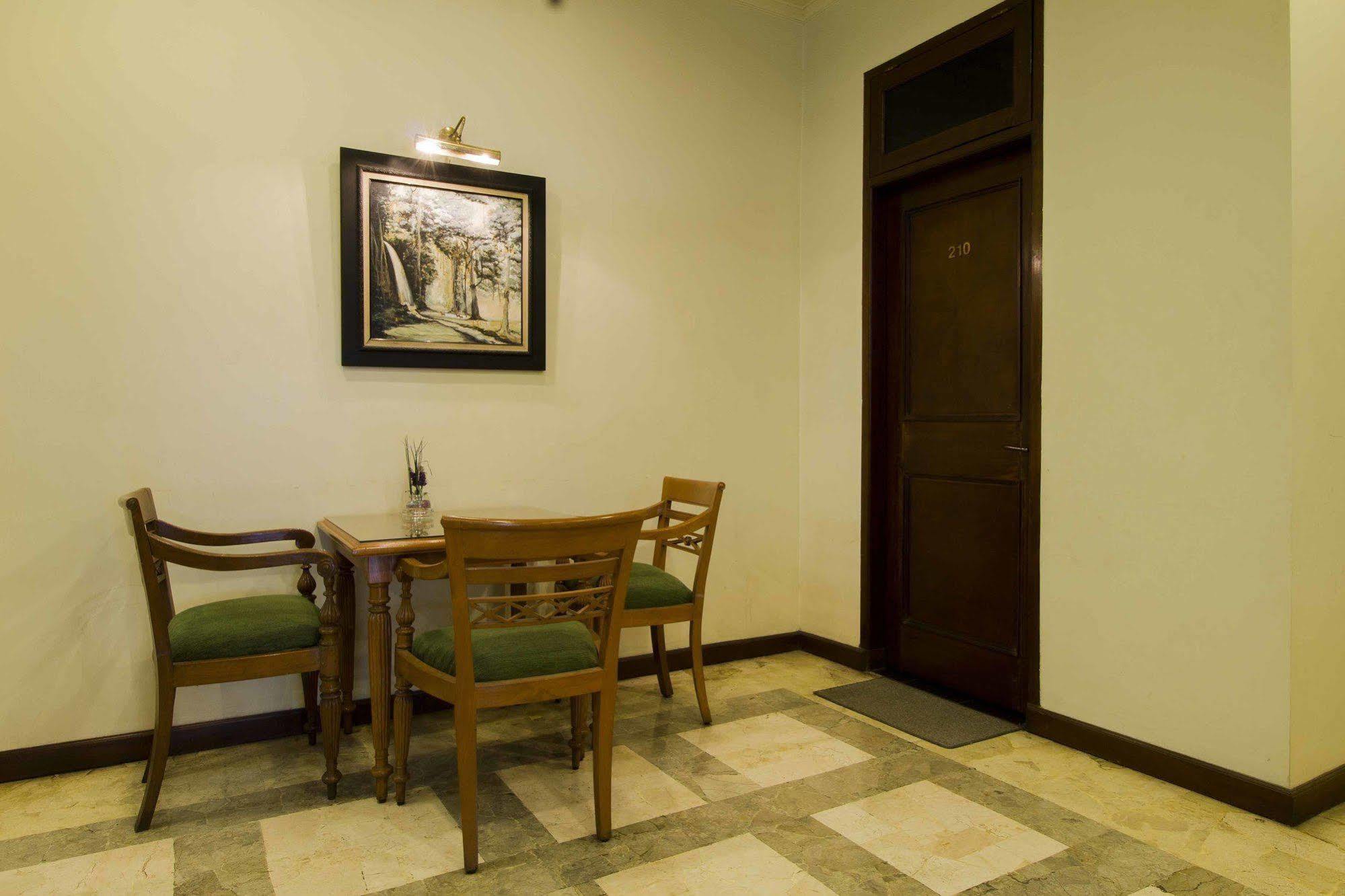 Reddoorz @ Dago Hotel Bandung Luaran gambar